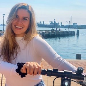 Meet your Posher, Lauren